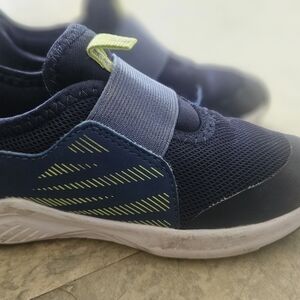 Kids Size 10 Navy Blue Slip-On Athletic Shoes With Elastic Strap